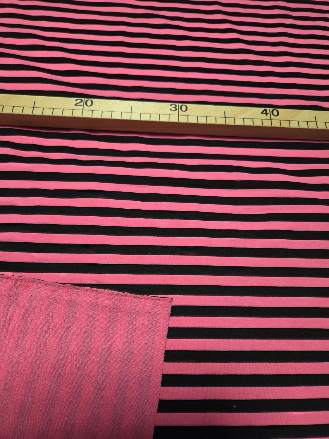 Sommersweat Streifen pink schwarz 50cm x 160cm Sommersweat Streifen pink schwarz 50cm x 160cm