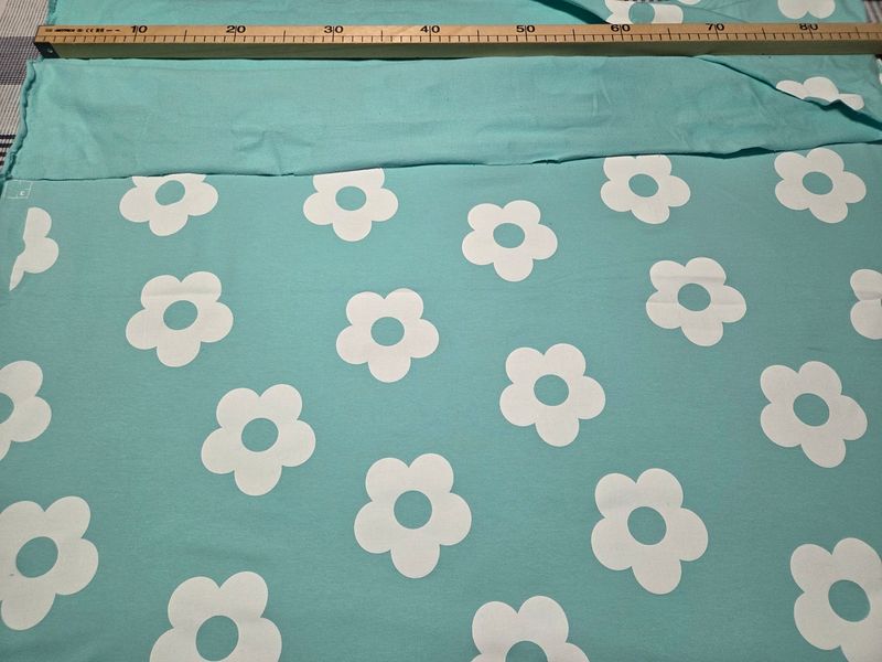 Sommersweat Blumen Türkis 50cm x 170cm Sommersweat Blumen Türkis 50cm x 170cm