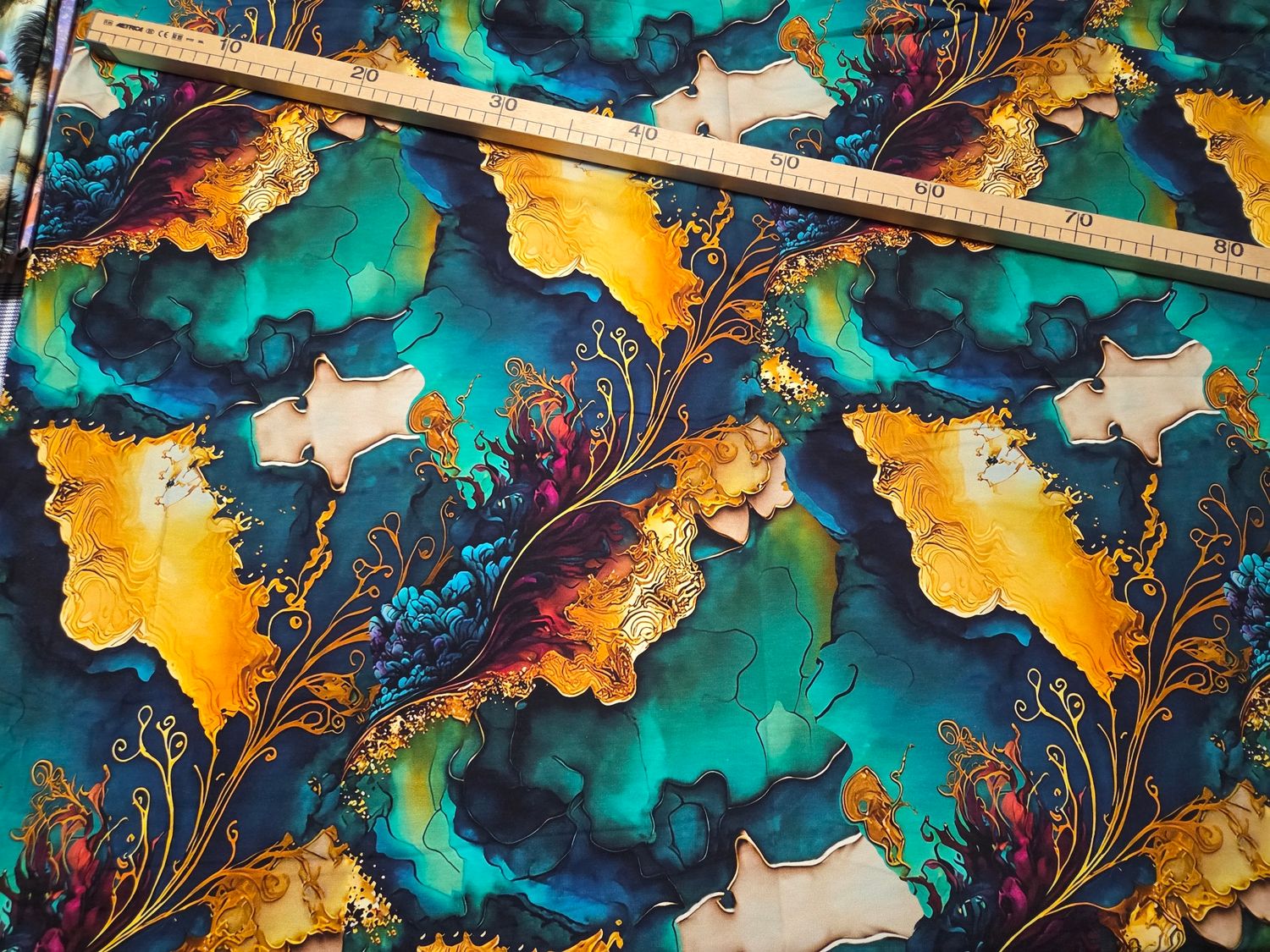 Sommersweat Grafik grün gelb 50cm x 180cm breit