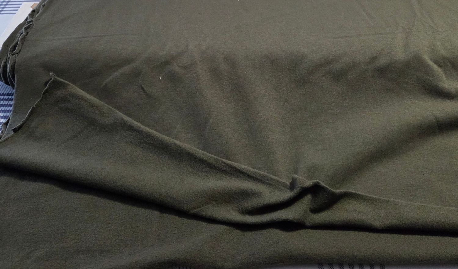 Sommersweat Gekratzt olive uni 50cm x 170cm breit Sommersweat Gekratzt olive uni 50cm x 170cm breit