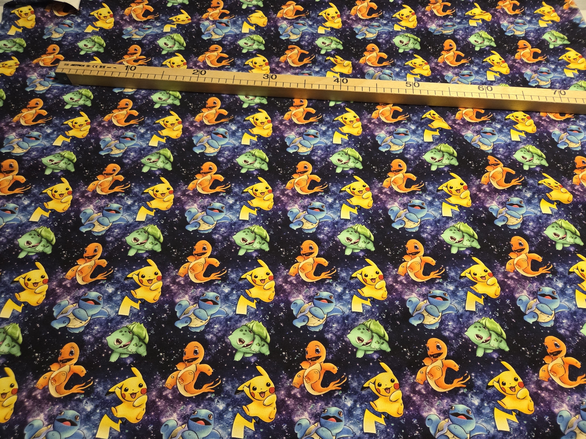 Sommersweat Pokemon Pikatchu bunt 50cm x 180cm breit