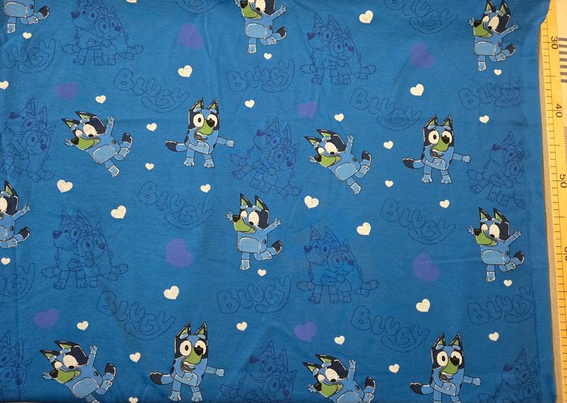 Rippjersey brushed blauer Hund auf jeansblau 50cm x140cm breit Rippjersey brushed blauer Hund auf jeansblau 50cm x140cm breit