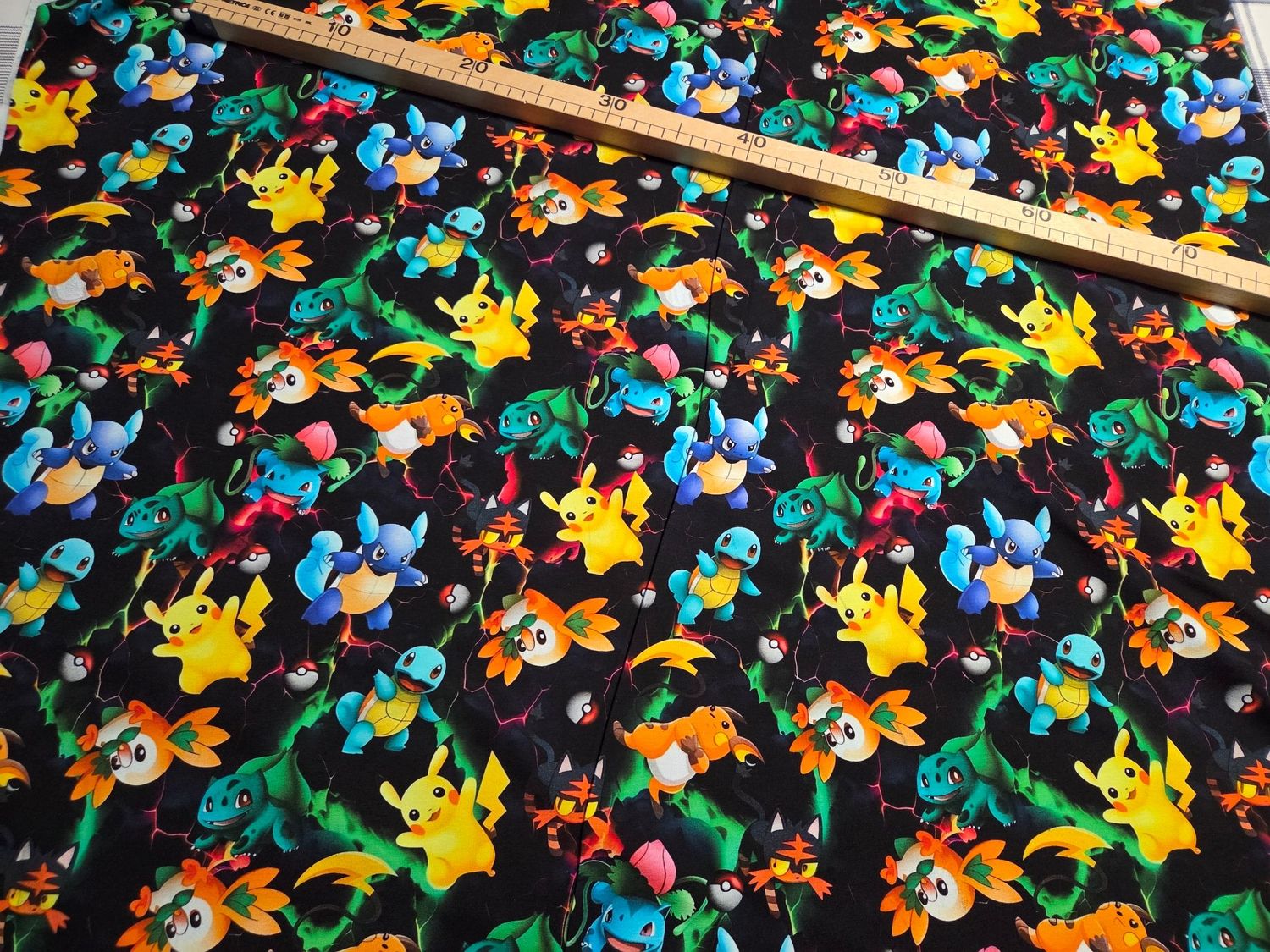 Sommersweat Pokemon bunt 100cm x 180cm breit B Ware Sommersweat Pokemon bunt 100cm x 180cm breit B Ware