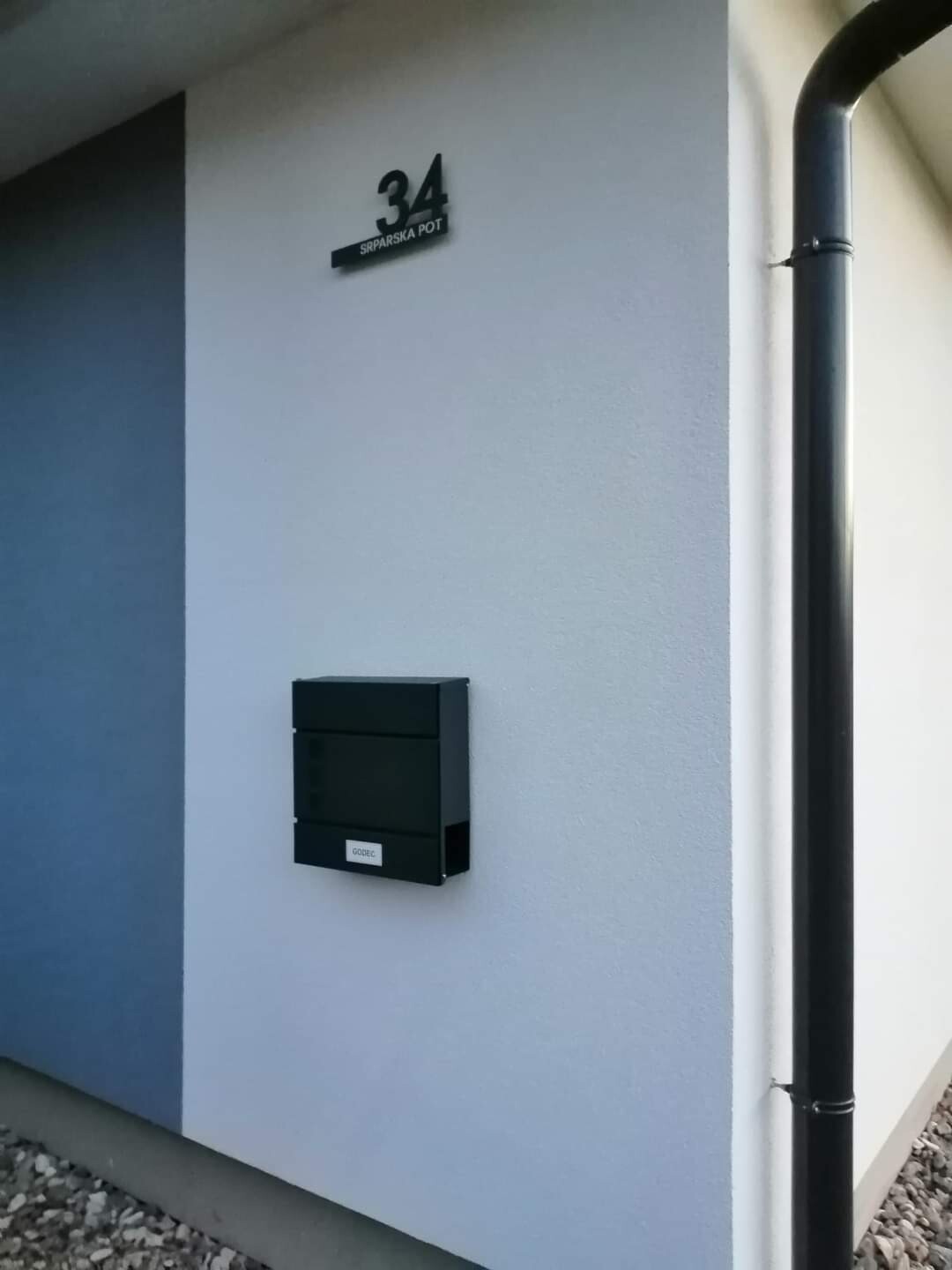 Modern Premium