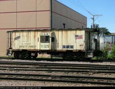 Chicago &amp; Northwestern CNW Steel Bay Window Caboose Weathered Faded O Scale Decal Set