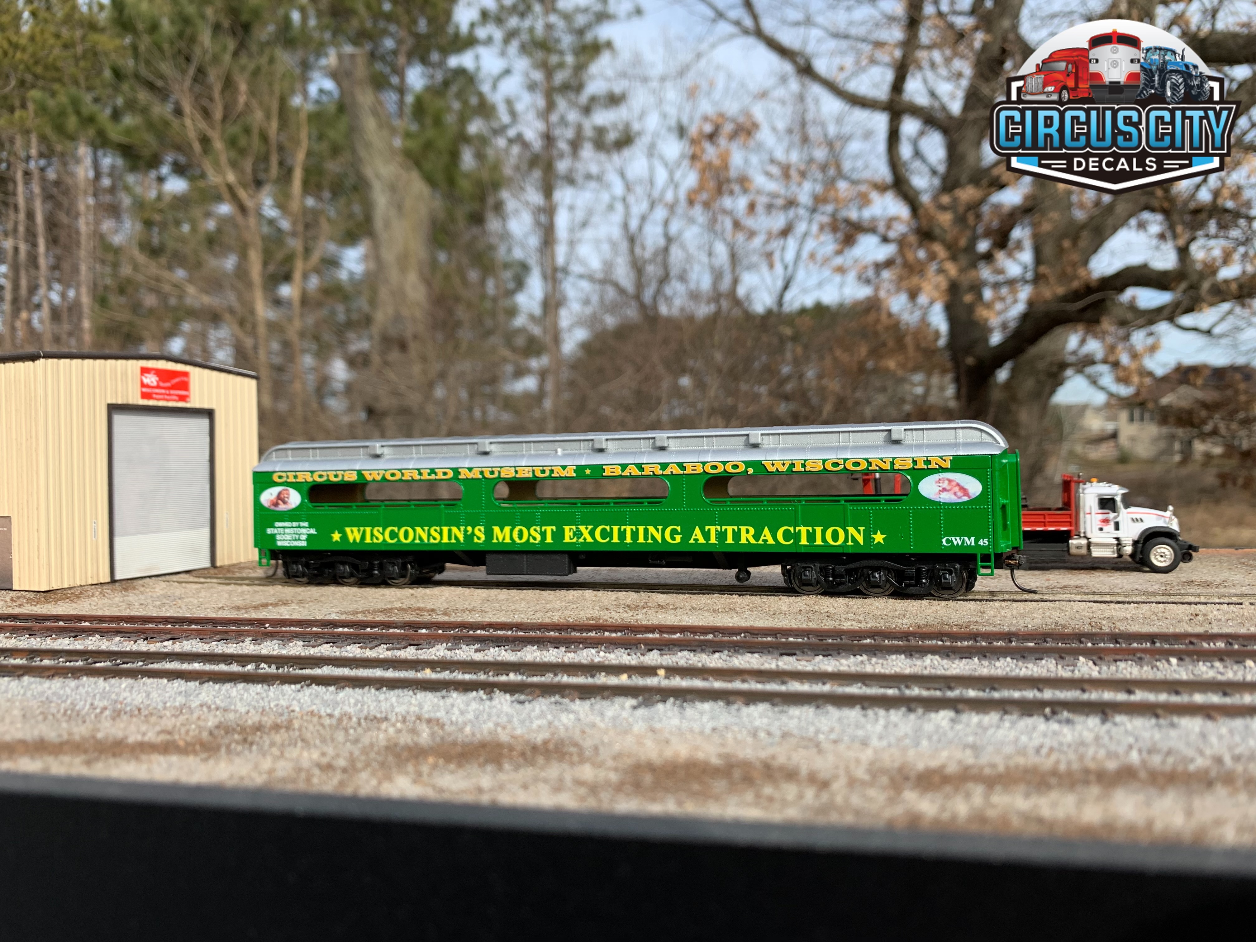 Train De Cirque US Walters HO - 6 Wagons Plats, 1 Couvert, 10 Remorques, 1 Camion - Non Peint