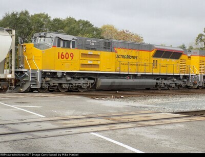 EMD T4 Tier 4 Locomotive Decal Set BNSF UP Union Pacific