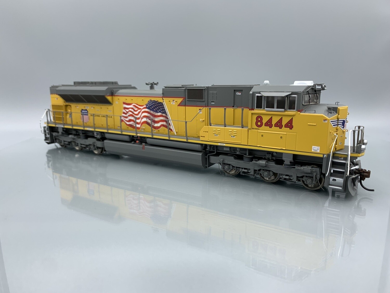 Athearn Genesis Union Pacific SD70ACe 8444 DCC/Sound HO Scale