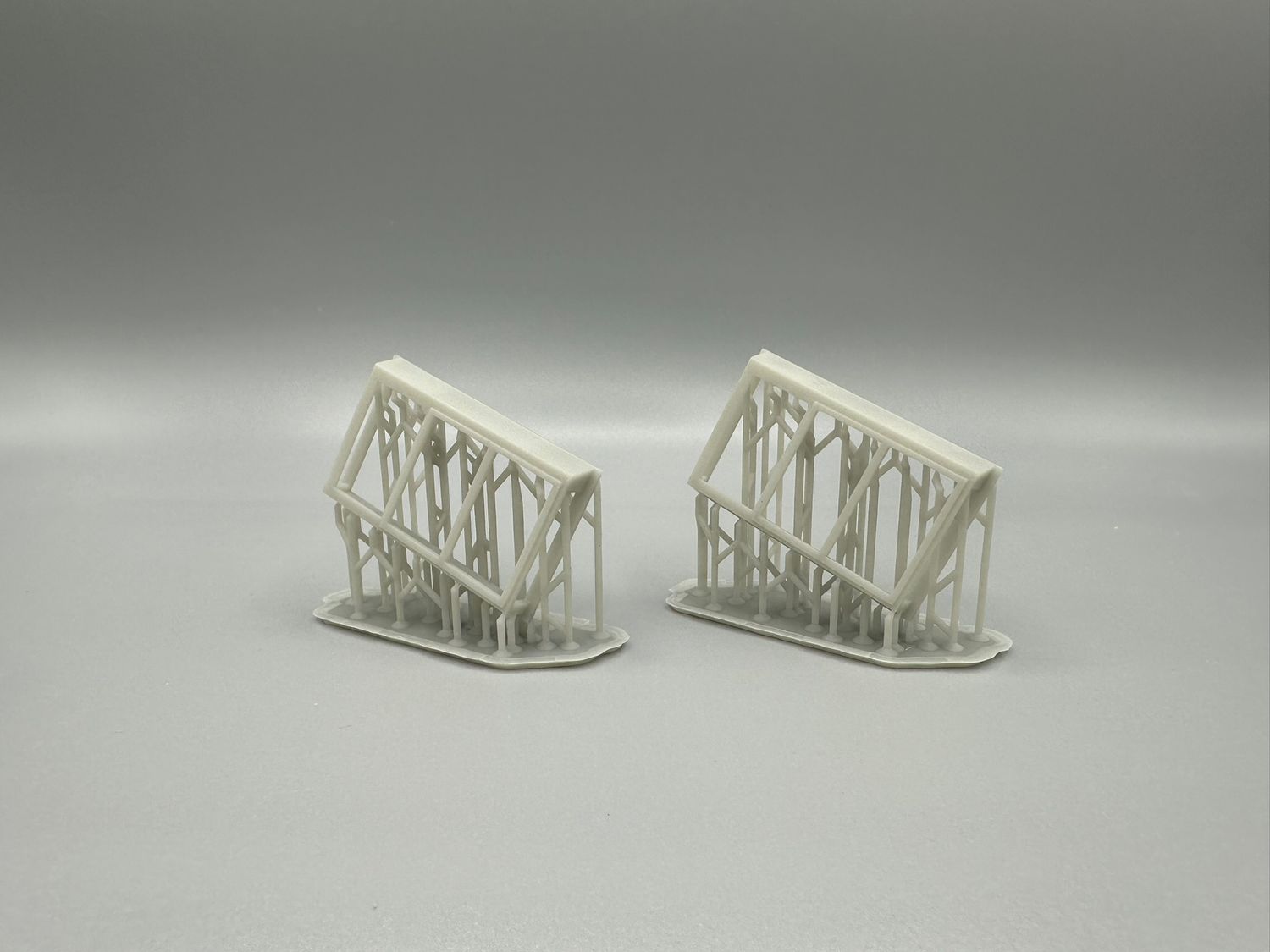 3 Pane All-Weather Windows GP7/9 GP38 SD40-2 G 1:29 Scale