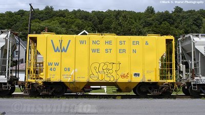 Winchester &amp; Western Railroad 2 Bay Covered Hopper HO Scale