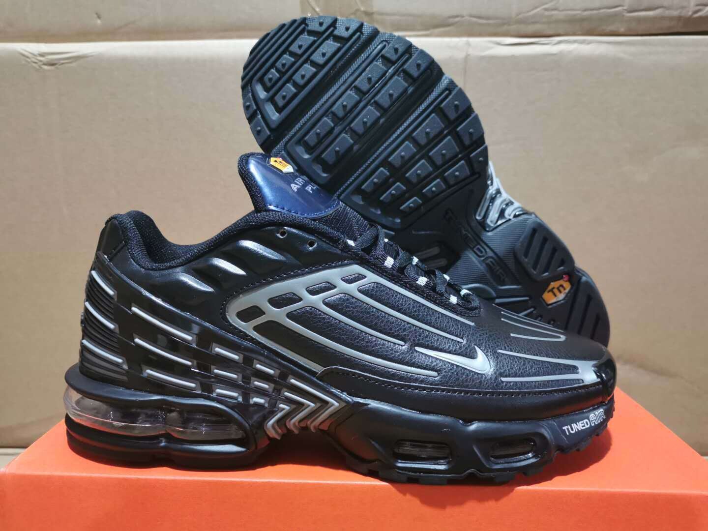 NIKE TN Tuned 3 NERO/GRIGIO (IN PELLE)