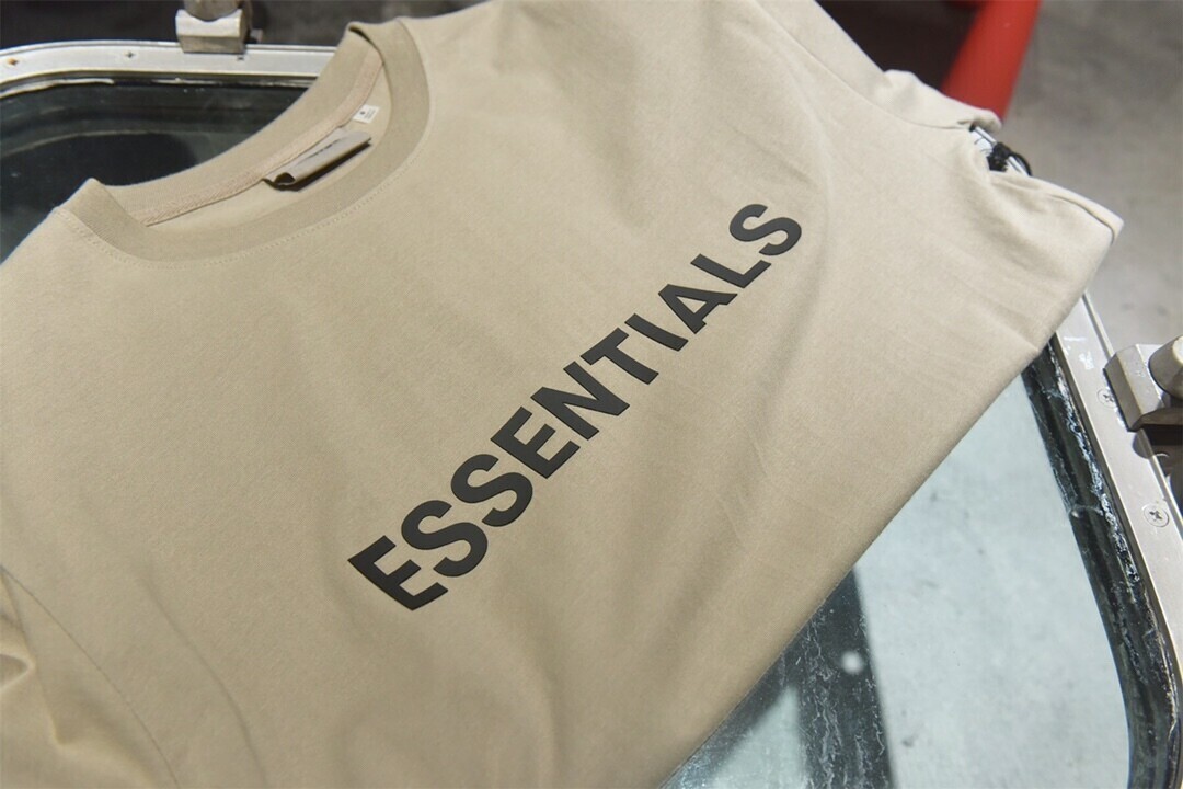 ESSENTIALS T-Shirt