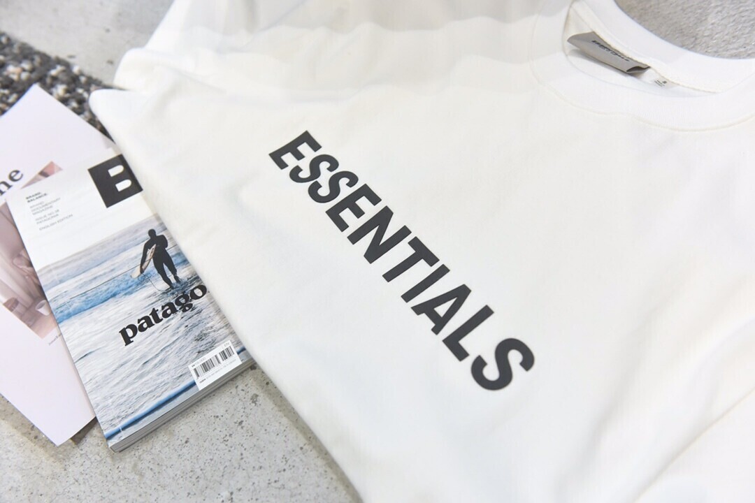 ESSENTIALS T-Shirt