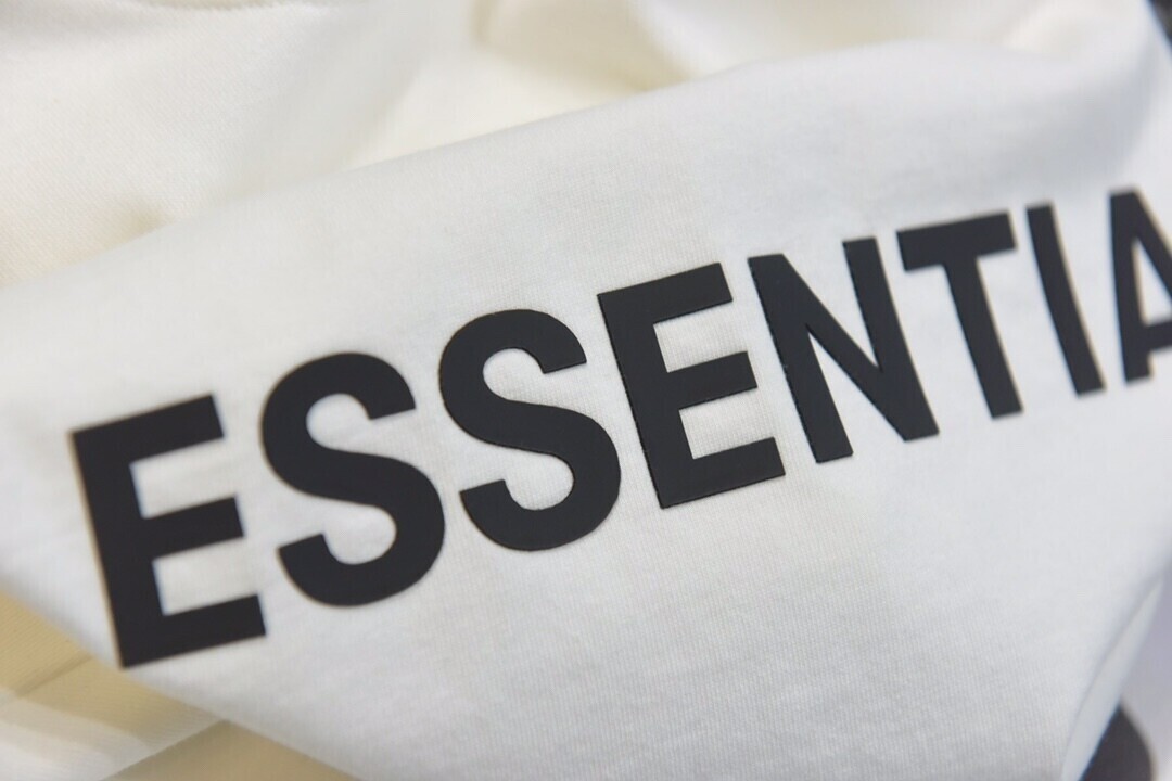 ESSENTIALS T-Shirt