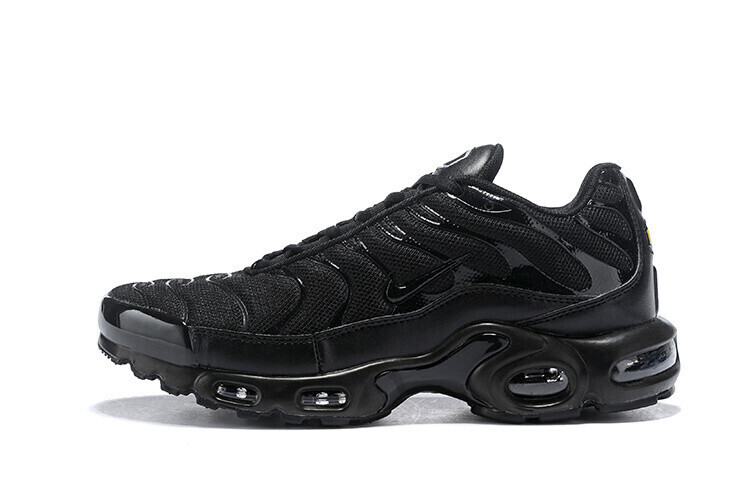  TN Air Max Plus NERE