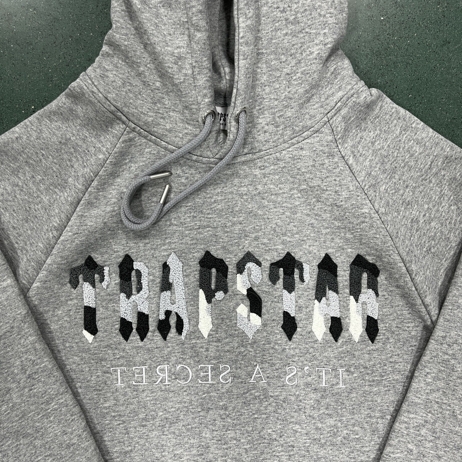 Tracksuit Anniversario TS Chenille Camo Decodata Con Cappuccio - Grigia