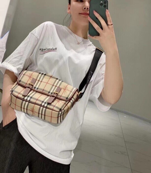 Shoulder Bag BBRBRY 27cm