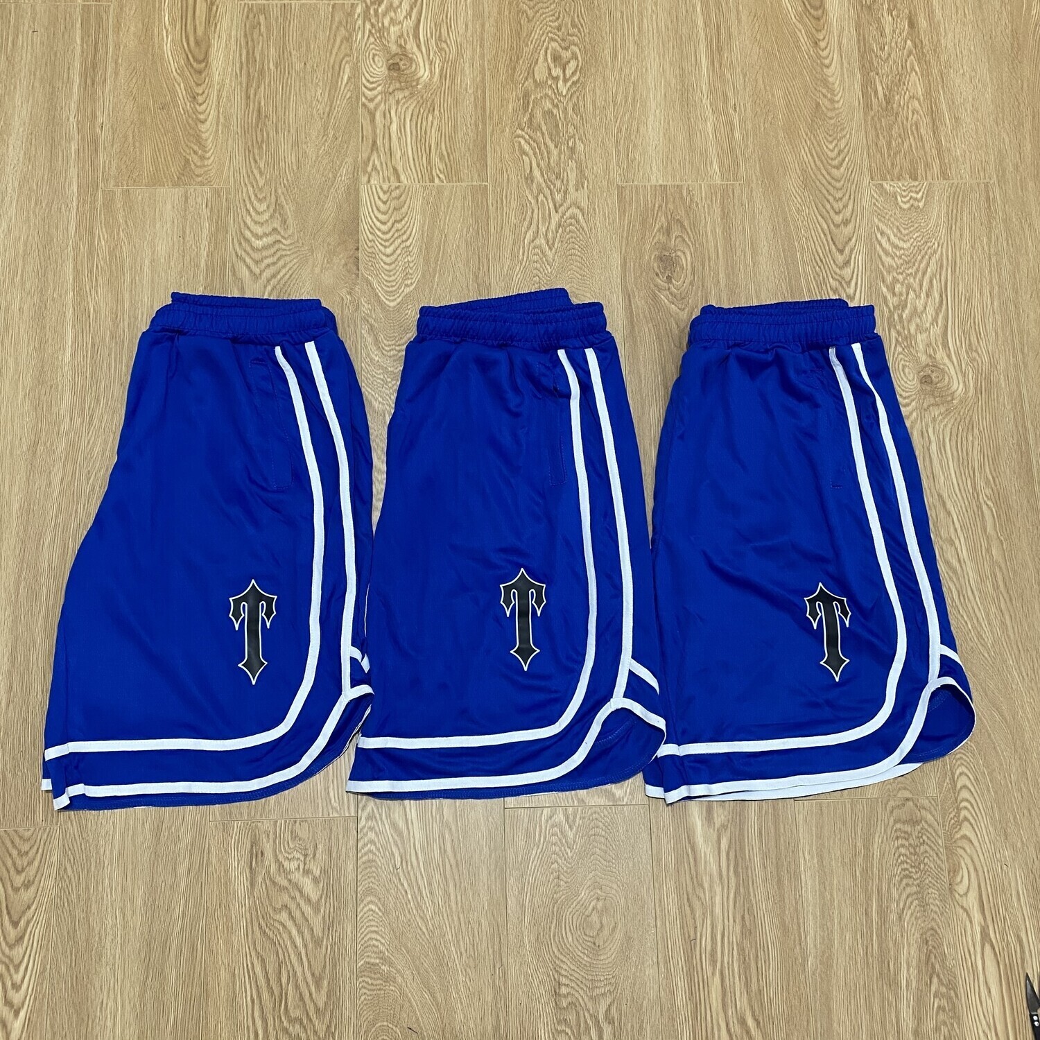 SHORTS TS London Chenille Decoded