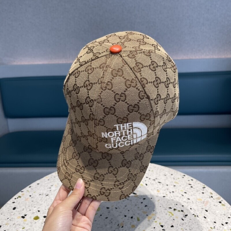 Cappello GG x TNF