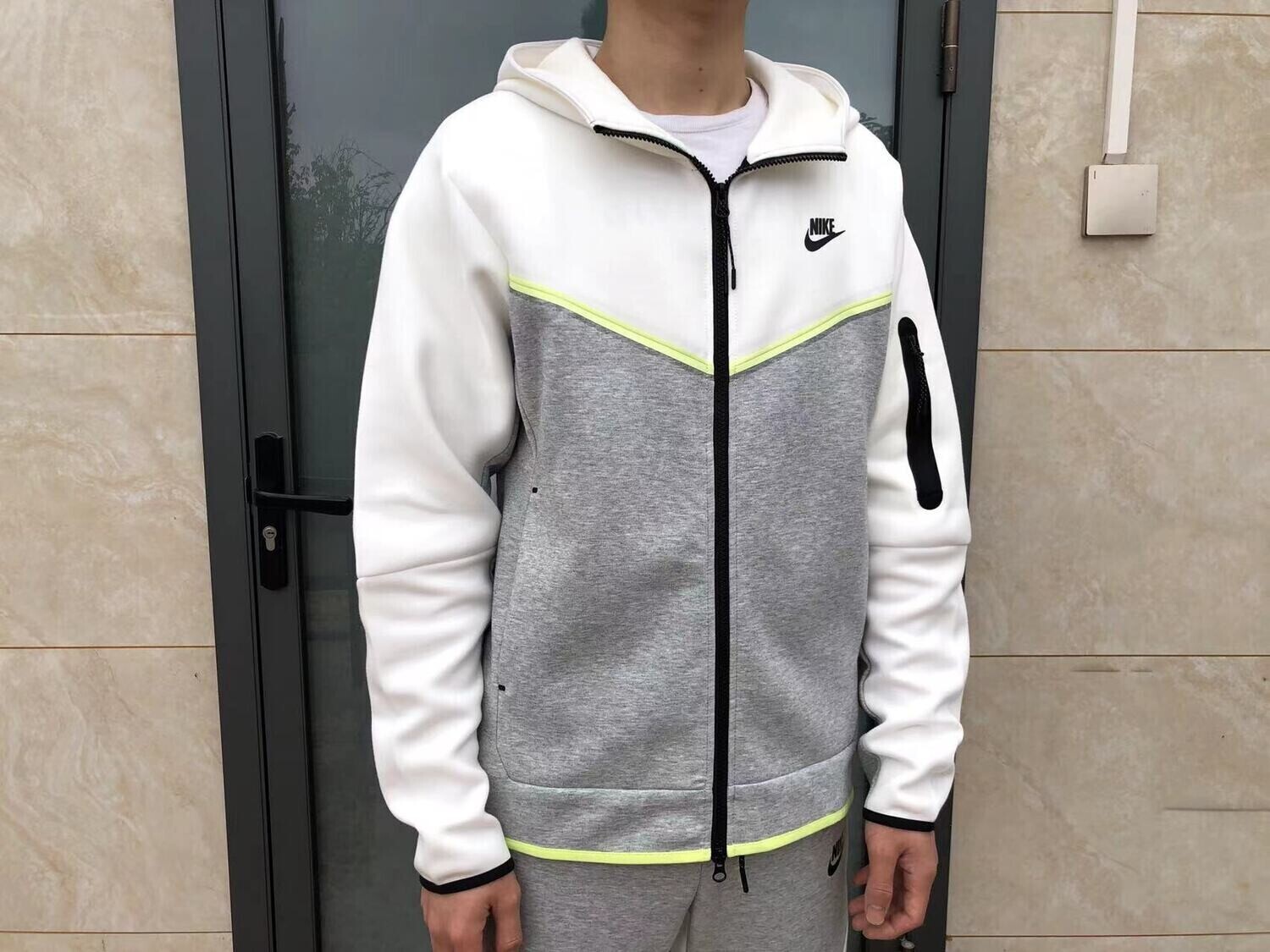 Nike Tech Fleece Full Zip Hoodie con cappuccio