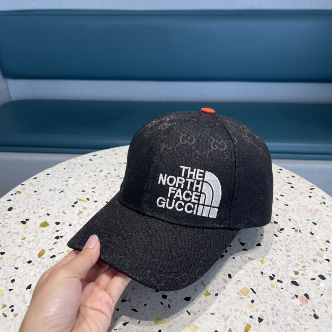 Cappello GG x TNF