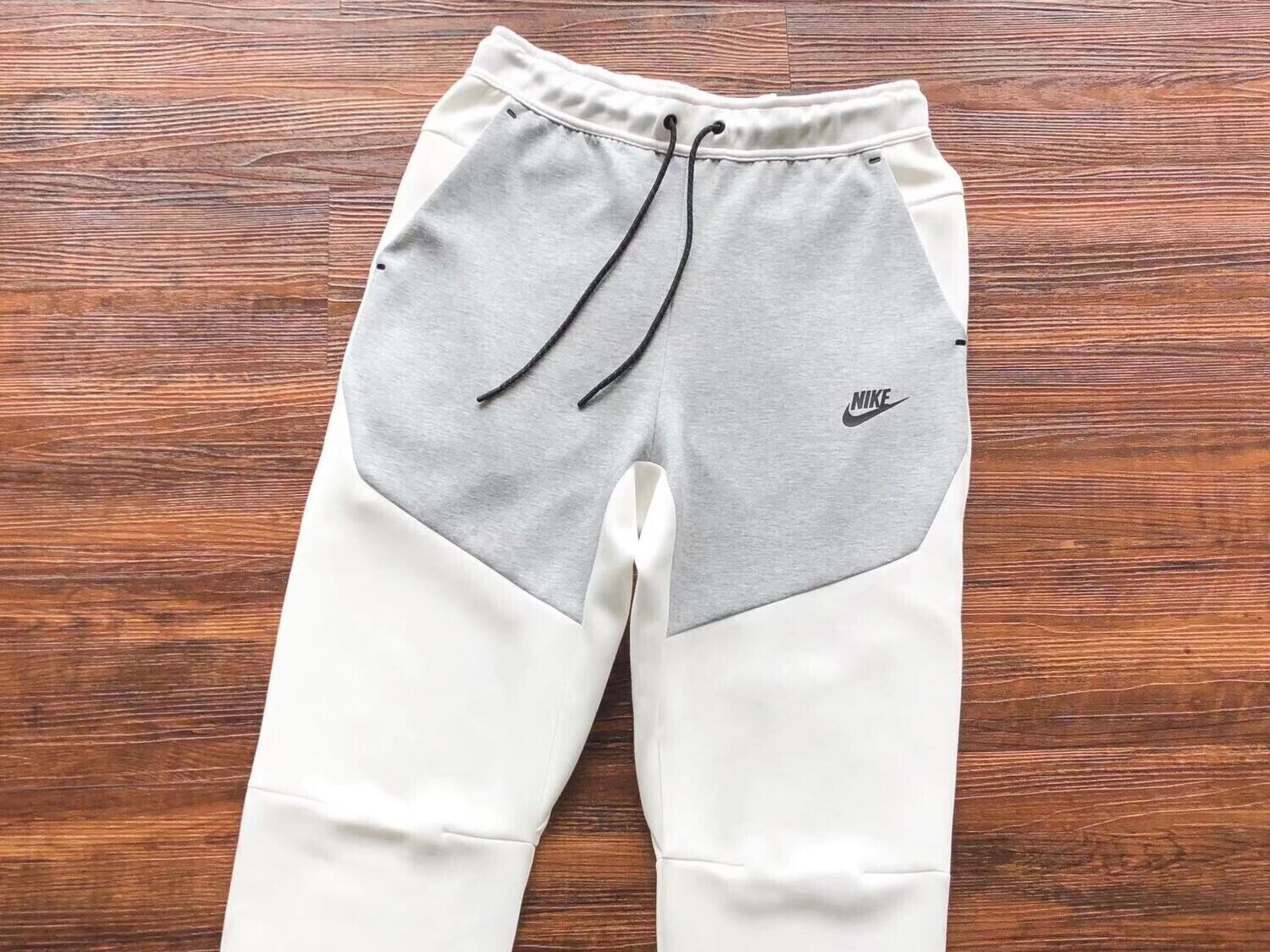 PANTALONI nike tech fleece