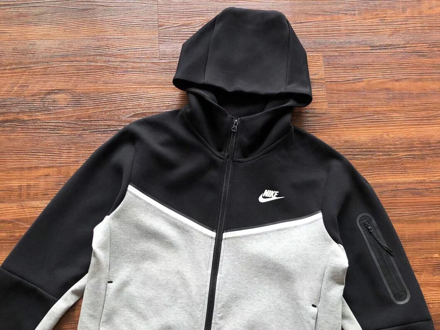 Nike Tech Fleece Full Zip Hoodie con cappuccio