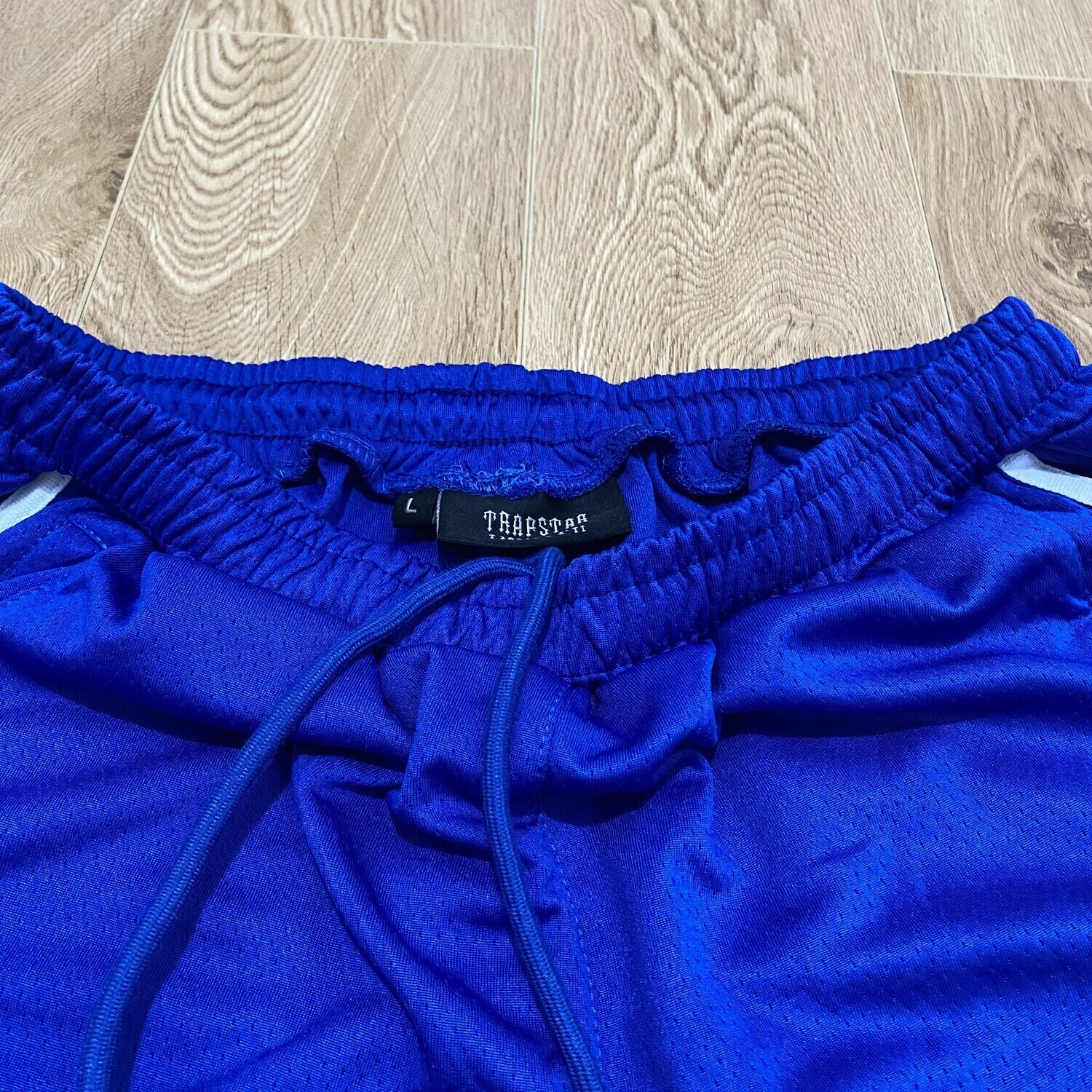 SHORTS TS London Chenille Decoded