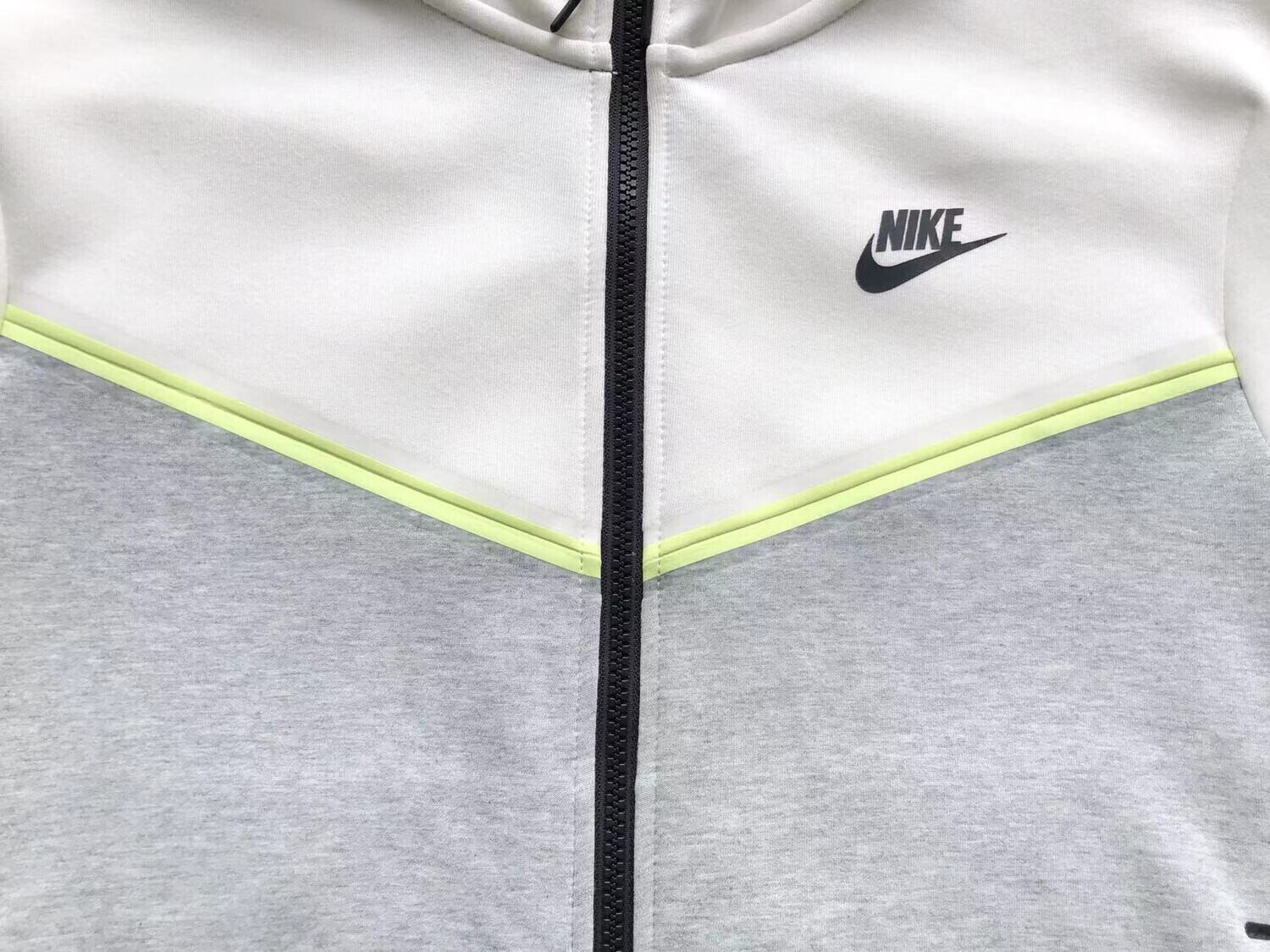 Nike Tech Fleece Full Zip Hoodie con cappuccio