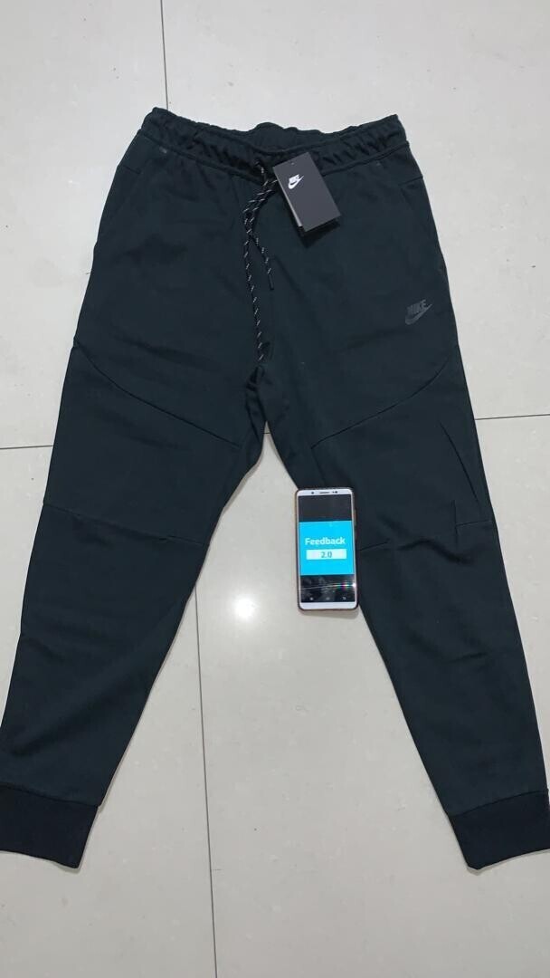 Tracksuitnike tech fleece nera