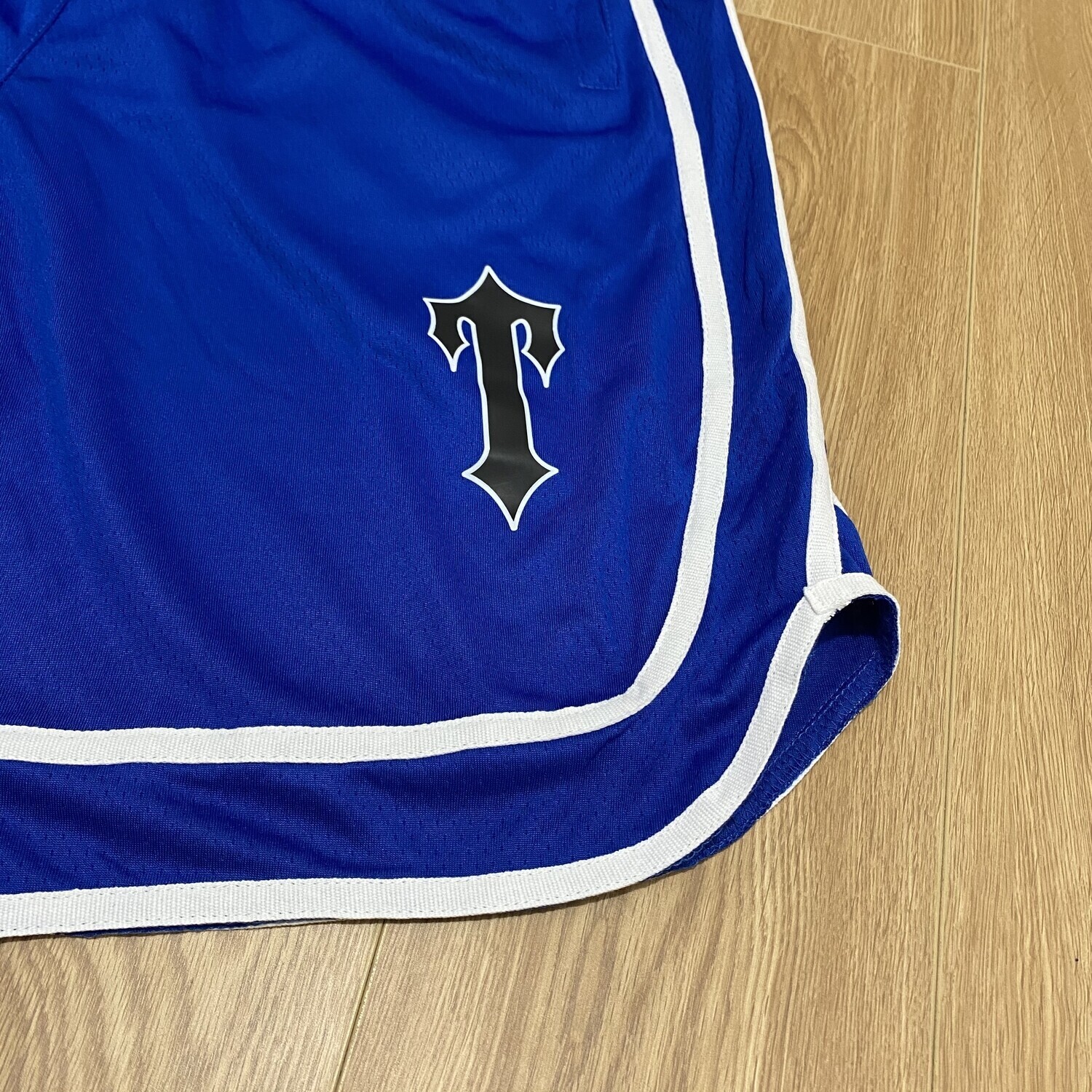 SHORTS TS London Chenille Decoded