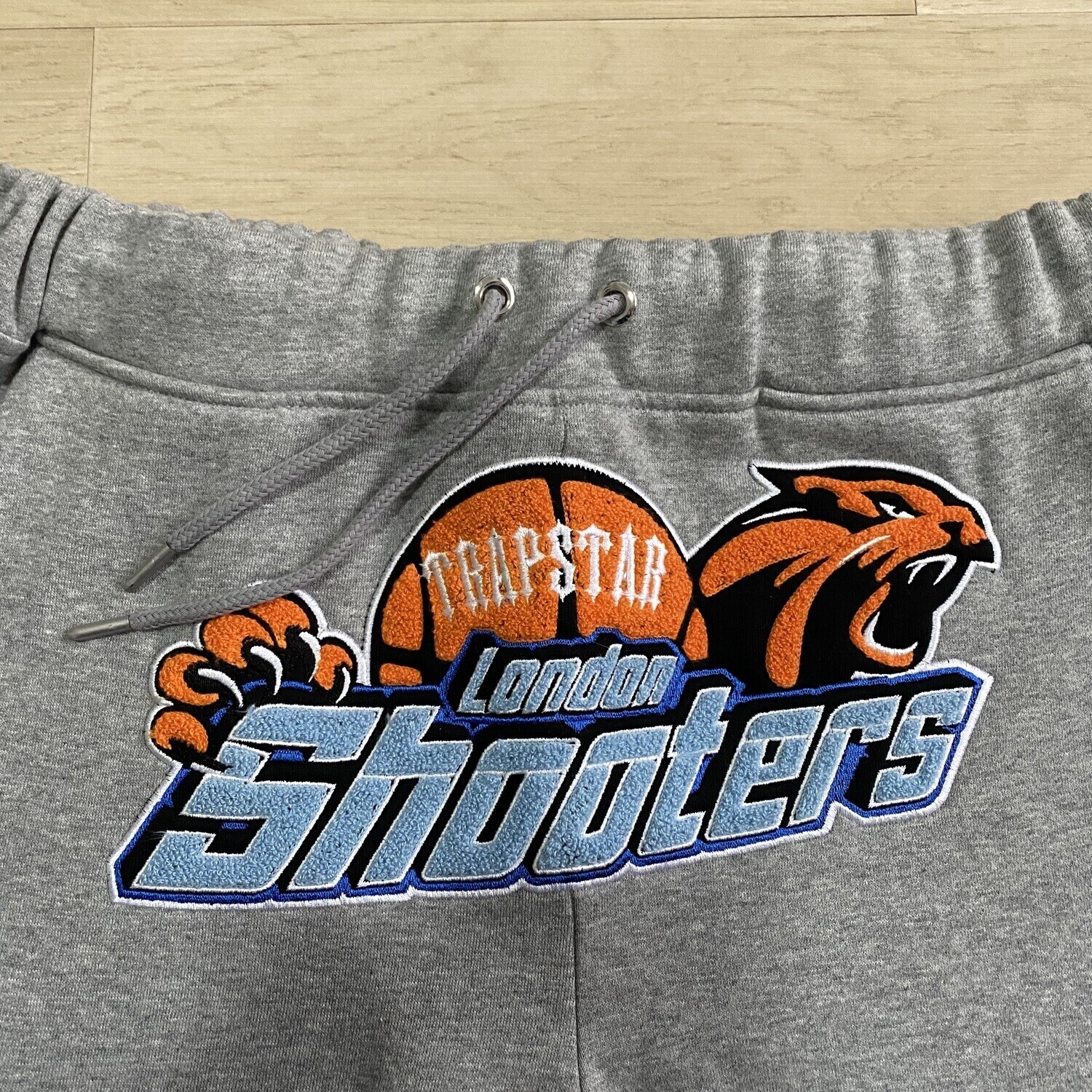 TS London Shooters Tracksuit - Grigio