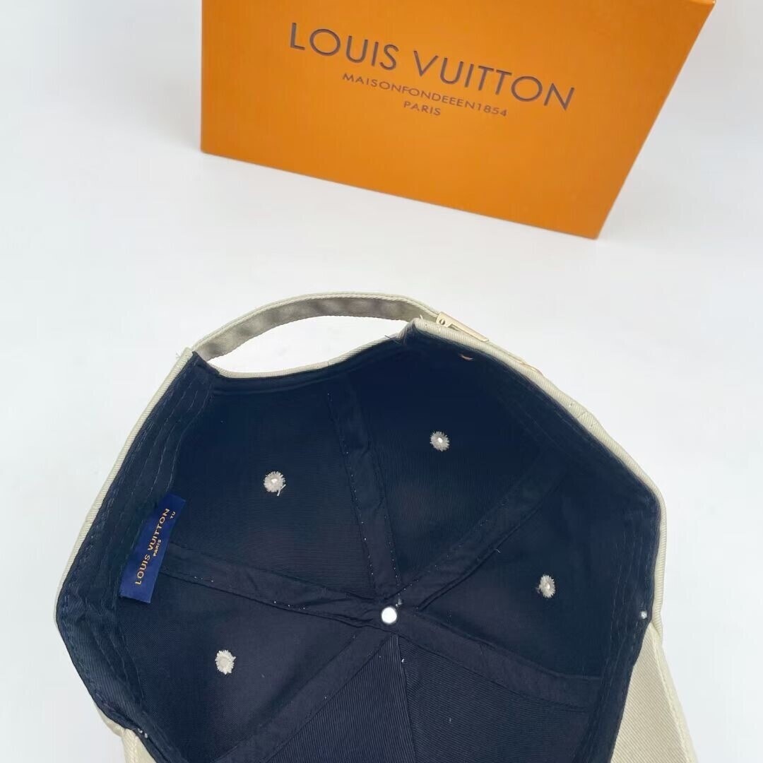 (3 COLORAZIONI) Cappello LV
