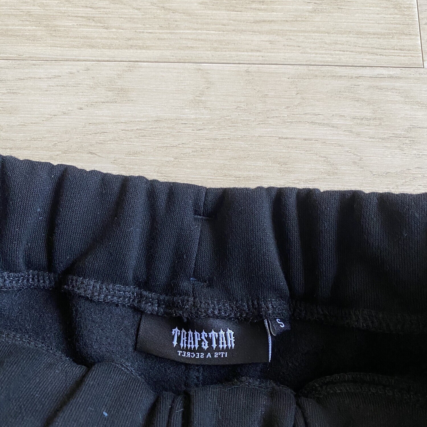 TS London Chenille Decoded Tracksuit - Nero/Rosso