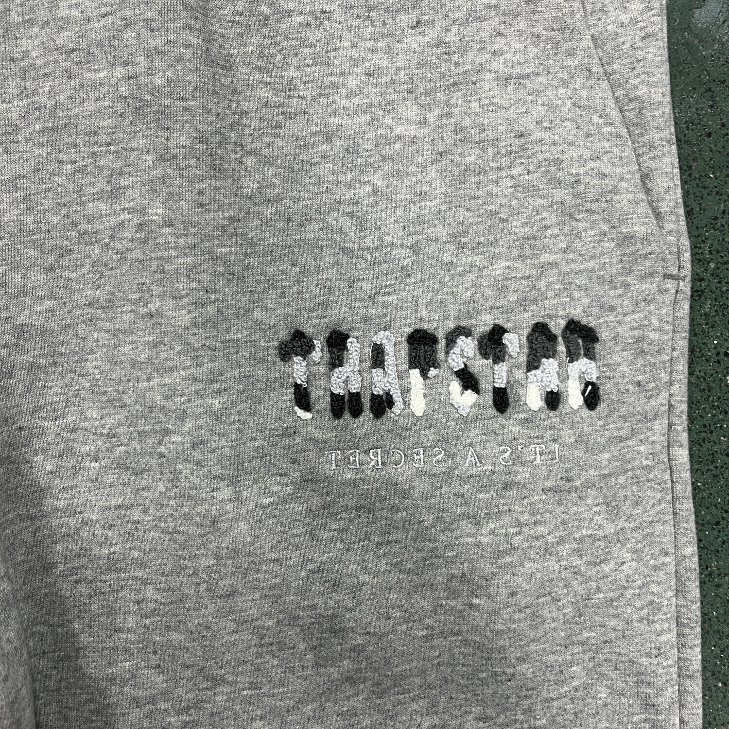 Tracksuit Anniversario TS Chenille Camo Decodata Con Cappuccio - Grigia