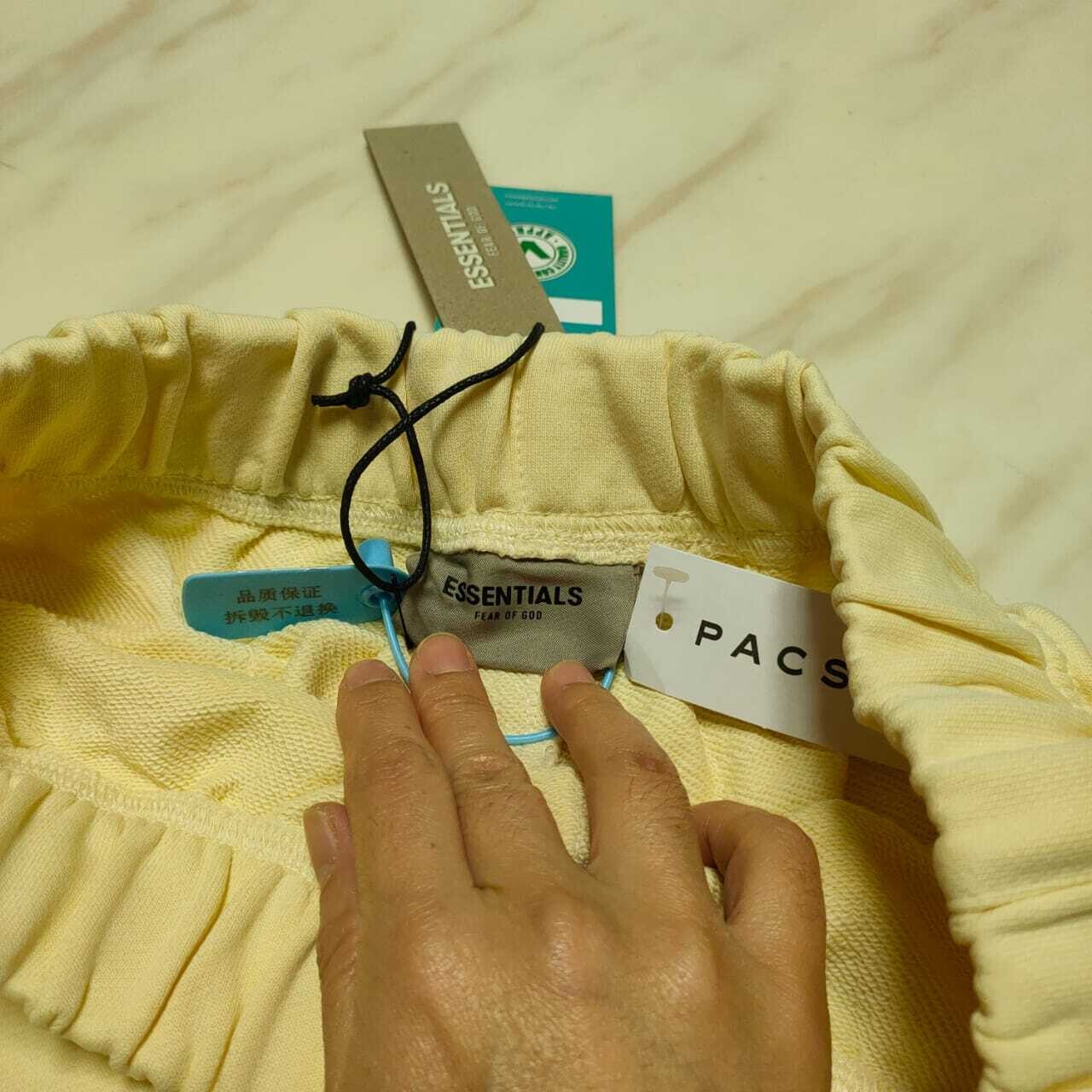 SHORTS Fear Of God-ESSENTIALSs