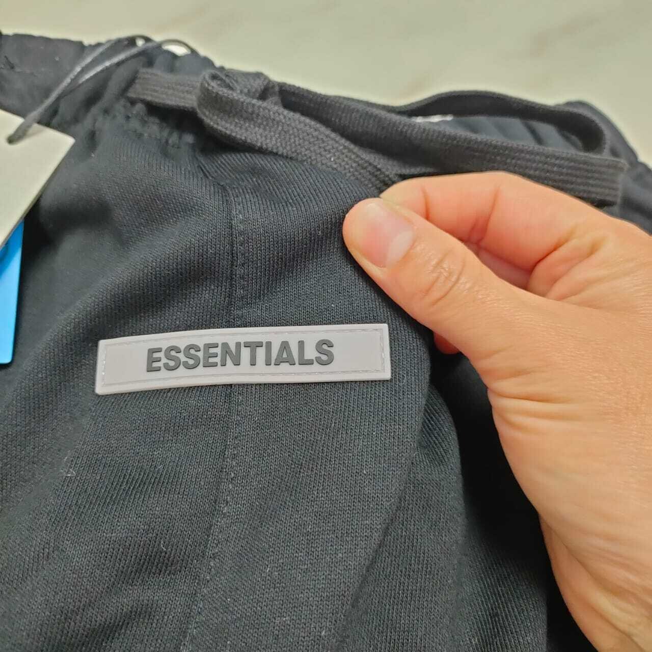 SHORTS Fear Of God-ESSENTIALSs