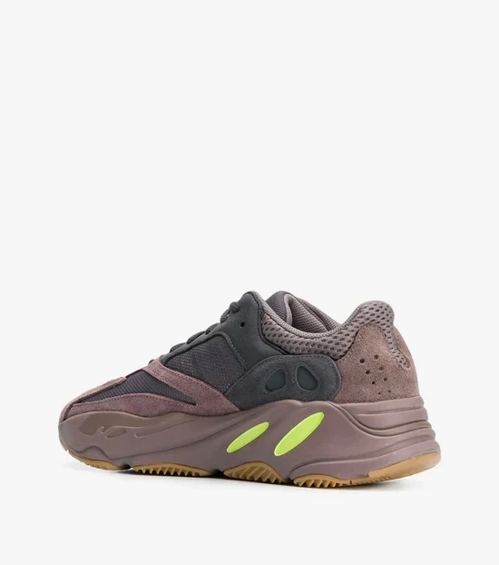 YZY - 700 “Mauve”