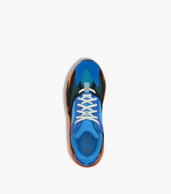 YZY - 700 V1