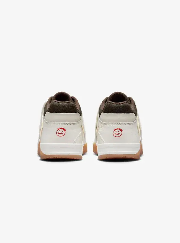 J Jumpman Jack TR Travis Scott avorio