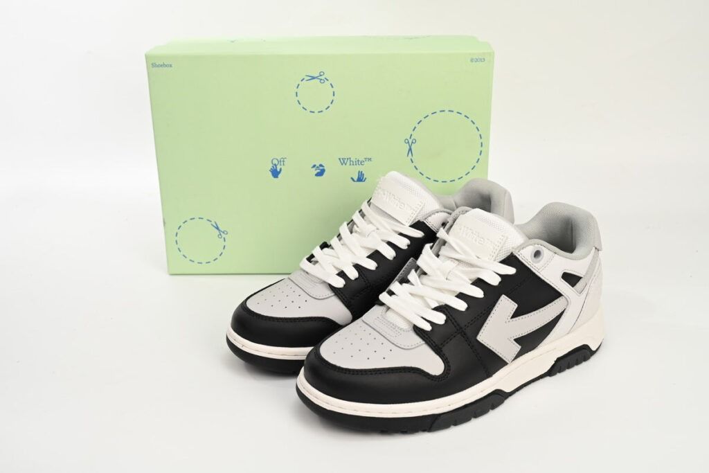 Sneaker OW Out Of Office