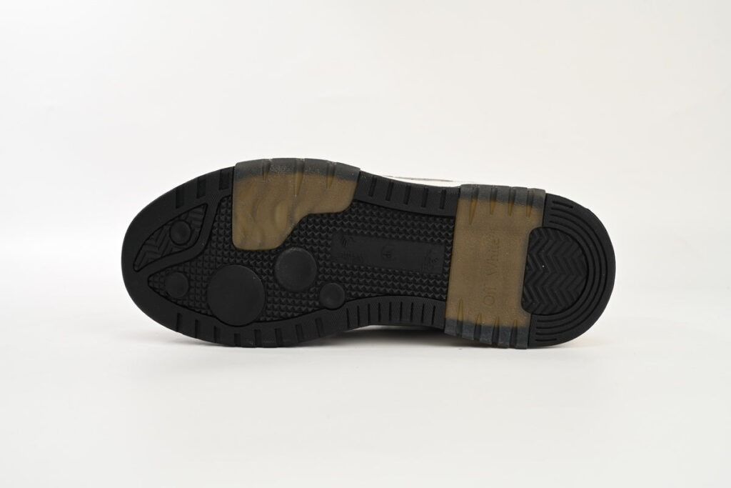 Sneaker OW Out Of Office