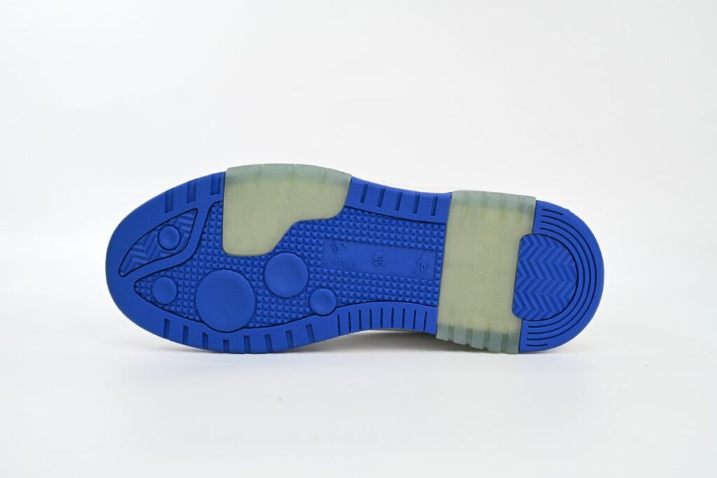 Sneaker OW Out Of Office