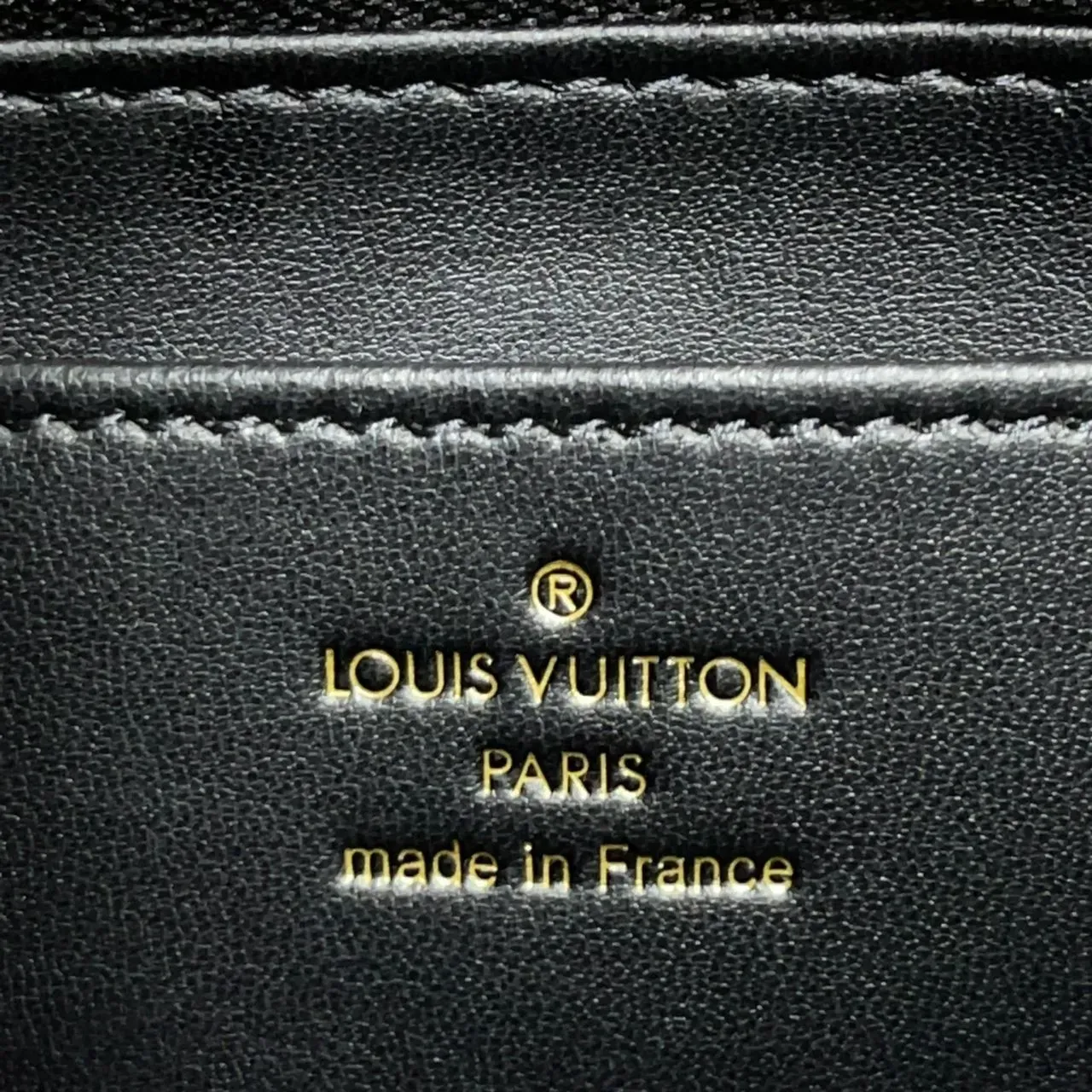 LV BORSA CAPUCINES MM NERA
