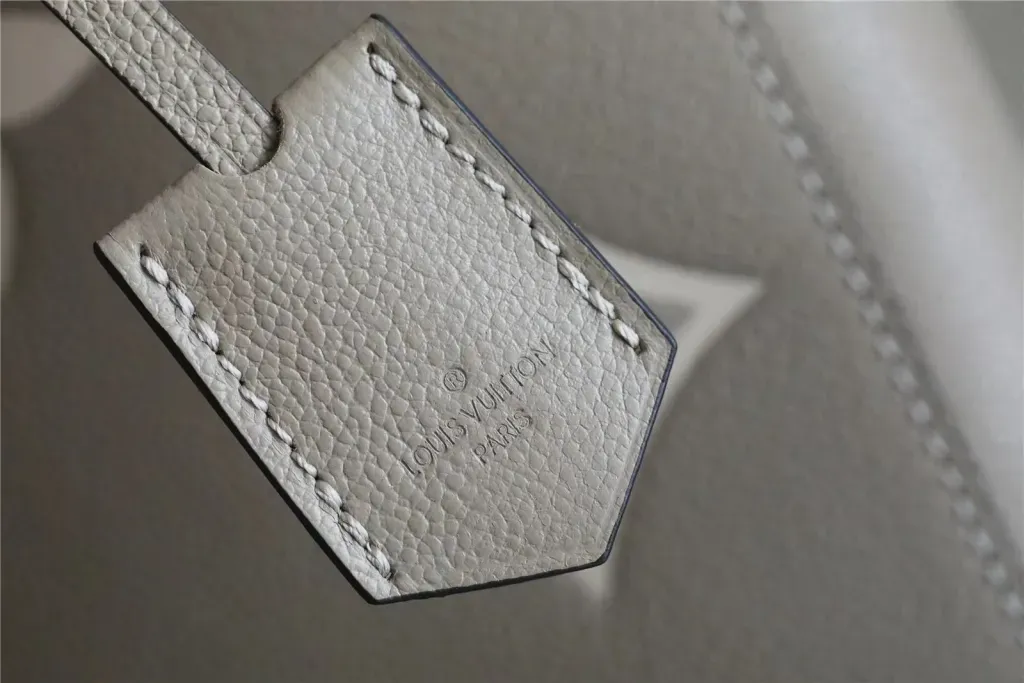 LV BORSA MONTAIGNE (33CM)