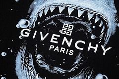 GVNCHY T-Shirt
