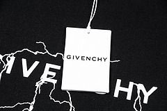 GVNCHY T-Shirt