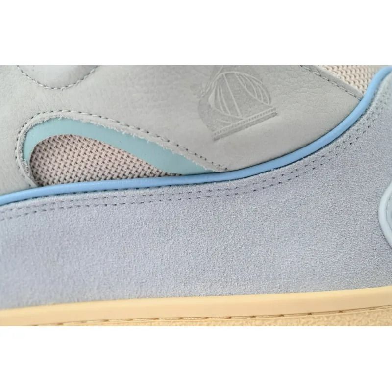 Curb Sneaker Sneaker