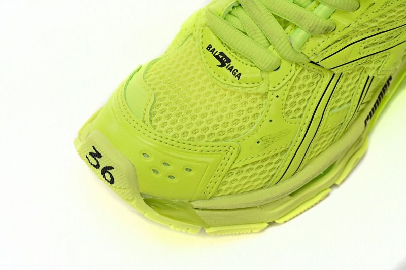 Runner Fluorescent Green