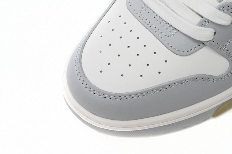 Sneaker OW Out Of Office